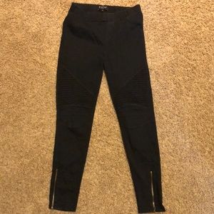 Size medium black Beulah Style pants